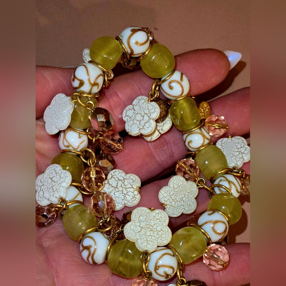 Joan Rivers rose gold,& olive green glass bead & charm stretch bracelet - Picture 6 of 11